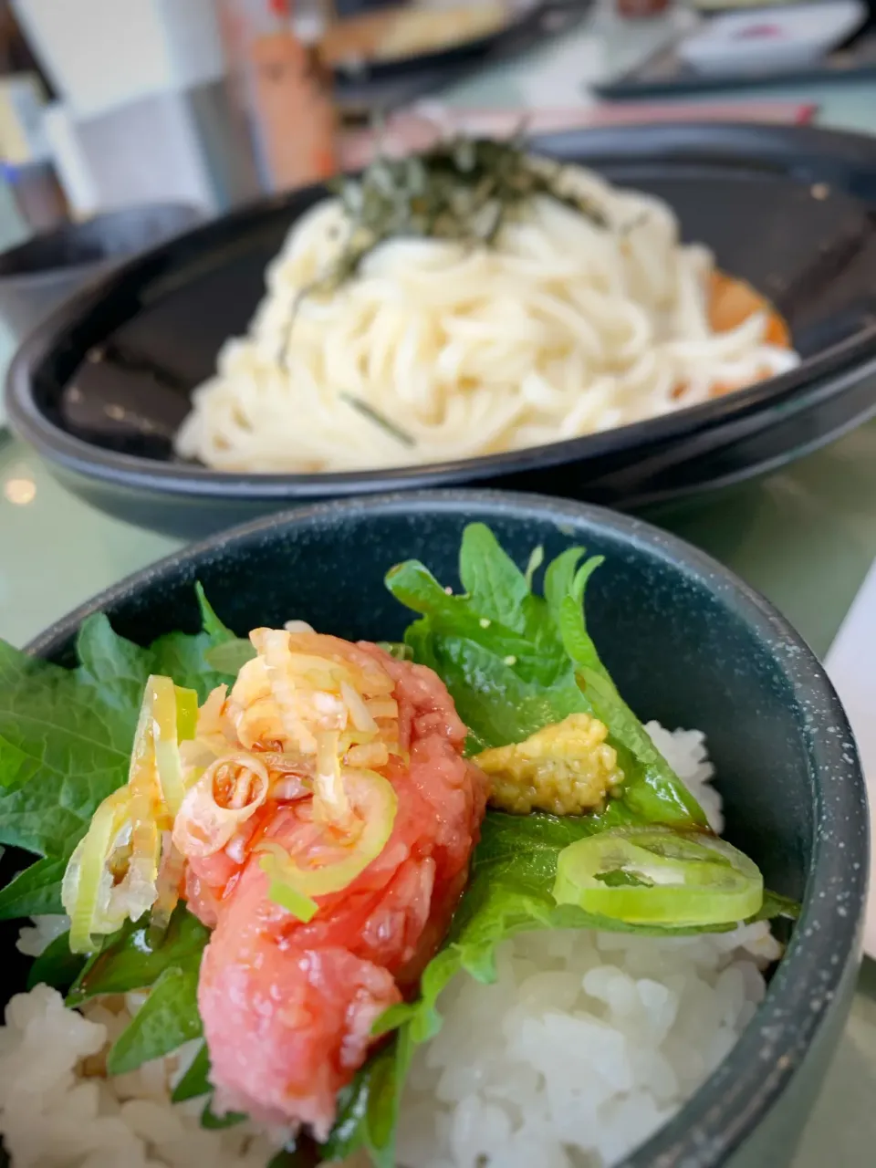 Snapdishの料理写真:ゴルフ飯　ミニネギトロ丼とざるうどん|寺尾真次さん