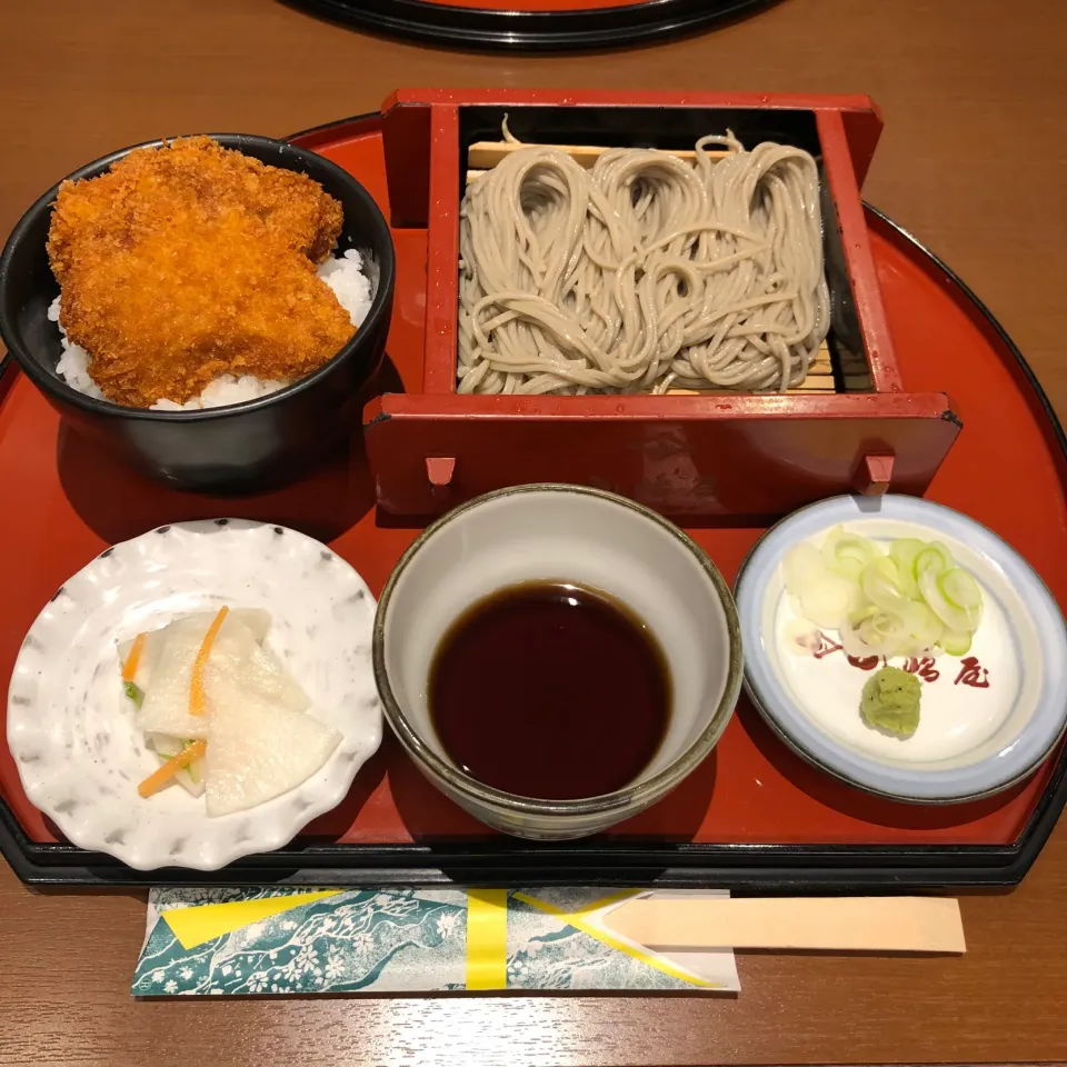 小嶋屋☆へぎそばとタレカツ丼セット|Manaさん