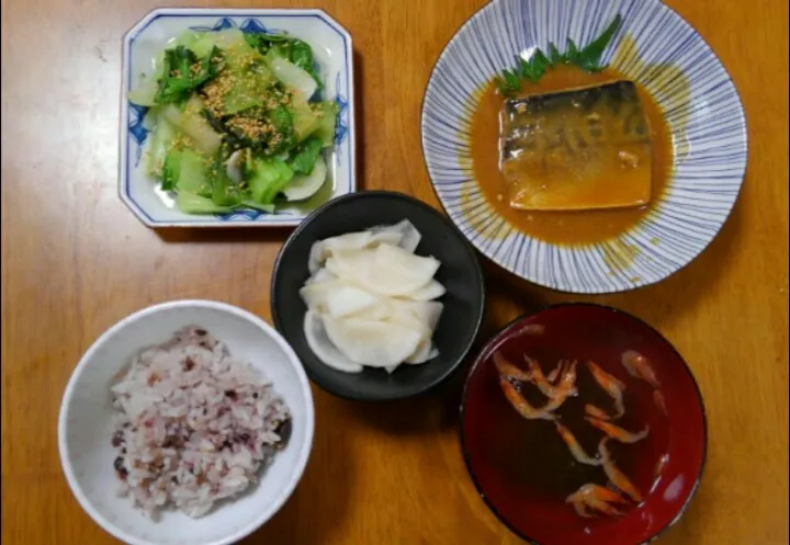 １２月２８日　鯖の味噌煮　チンゲン菜と生姜の蒸し物　かぶの甘酢和え　桜えびととろろ昆布のお吸い物|いもこ。さん