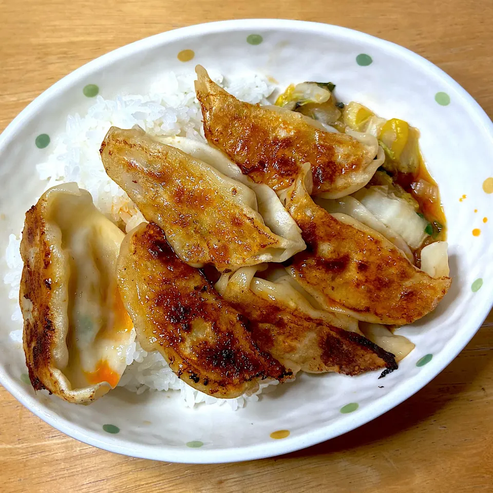 餃子の王将🥟餃子のっけご飯🍚|Makokoさん