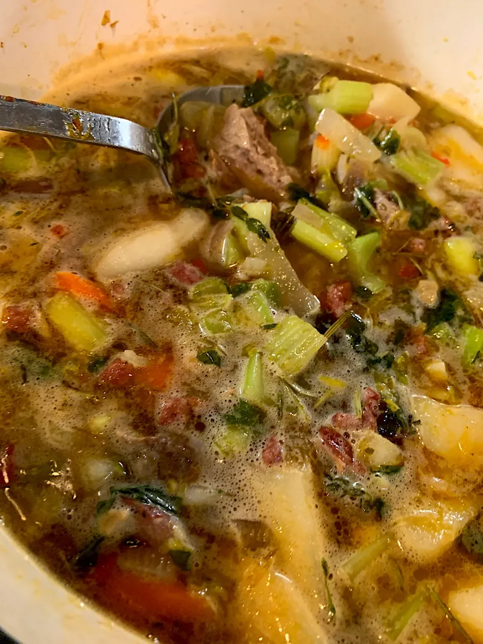 Brisket Soup 🍲 with Turnips|Alma's Home Kitchenさん