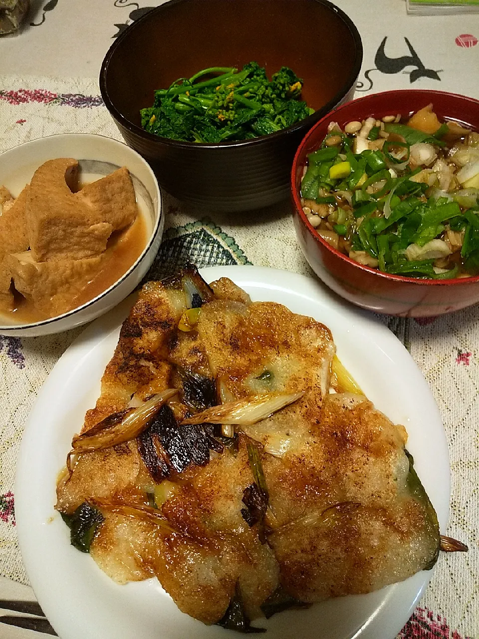 今日のお昼
※ネギ餅
※きのことワカメとネギのお味噌汁
※厚揚げ煮
※菜の花のからし和え|れあMIXさん