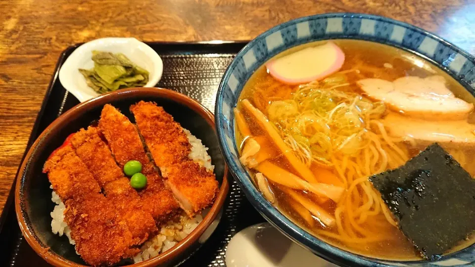 といやの中華そばとミニかつ丼セット！|ユミさん