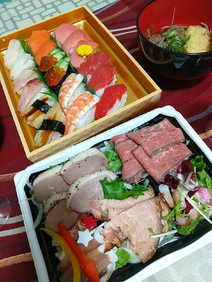 Snapdishの料理写真:☆今日の晩ごはん☆　お寿司とオードブルと年越しそば　フォルタンガイアオーガニック白|hamamaさん