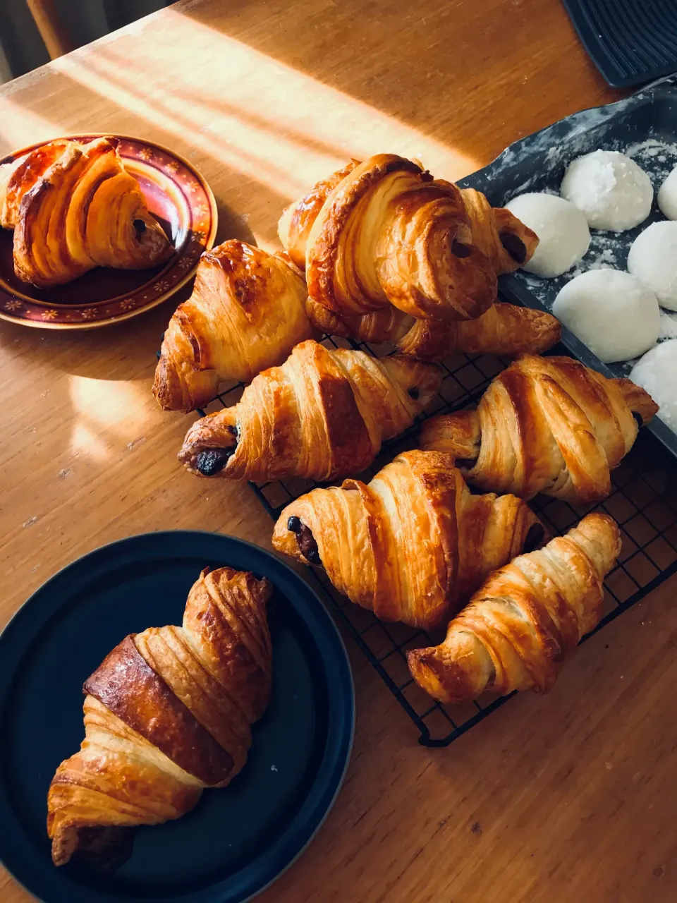 Snapdishの料理写真:大晦日の朝食のクロワッサン🥐とお餅|まどさん