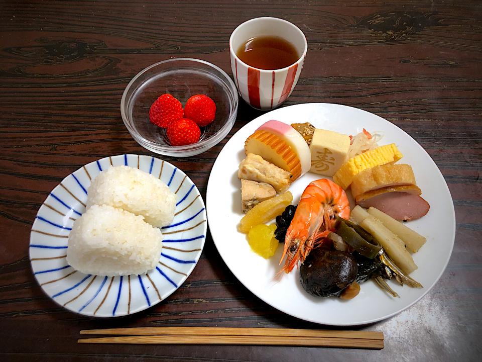 #おせち、#恋みのり、#おにぎり、#ほうじ茶