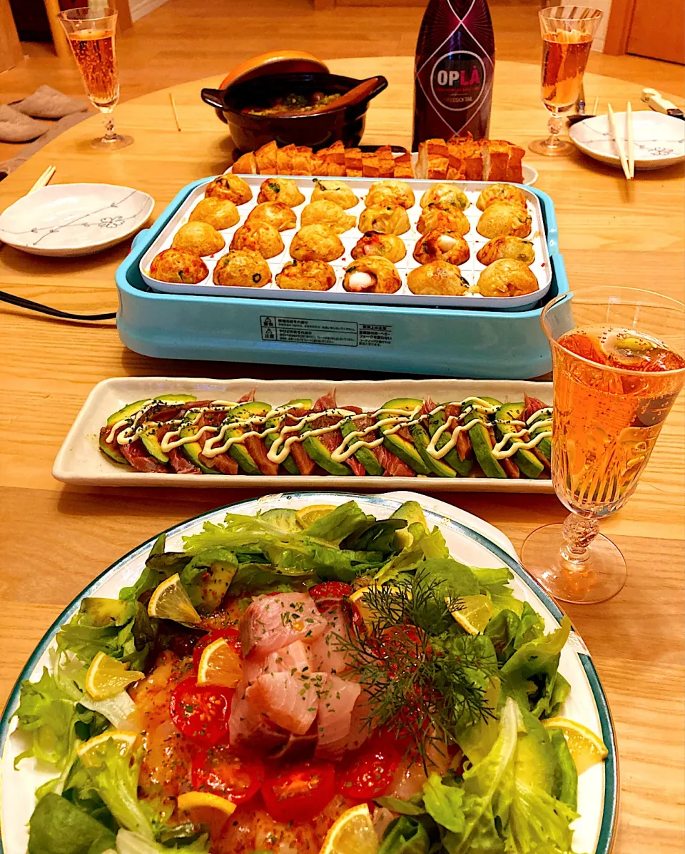 今日の夕食　鯛と鰤のカルパッチョサラダ　マグロとアボカドのわさびマヨソース|ふわ猫はなちゃんさん