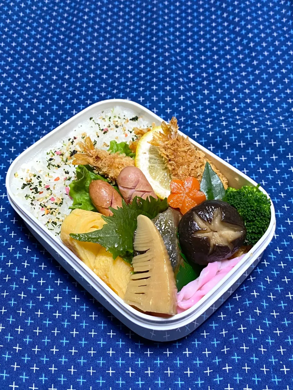 息子のお弁当(強制～ちょっとお節化😅)|かあたんさん