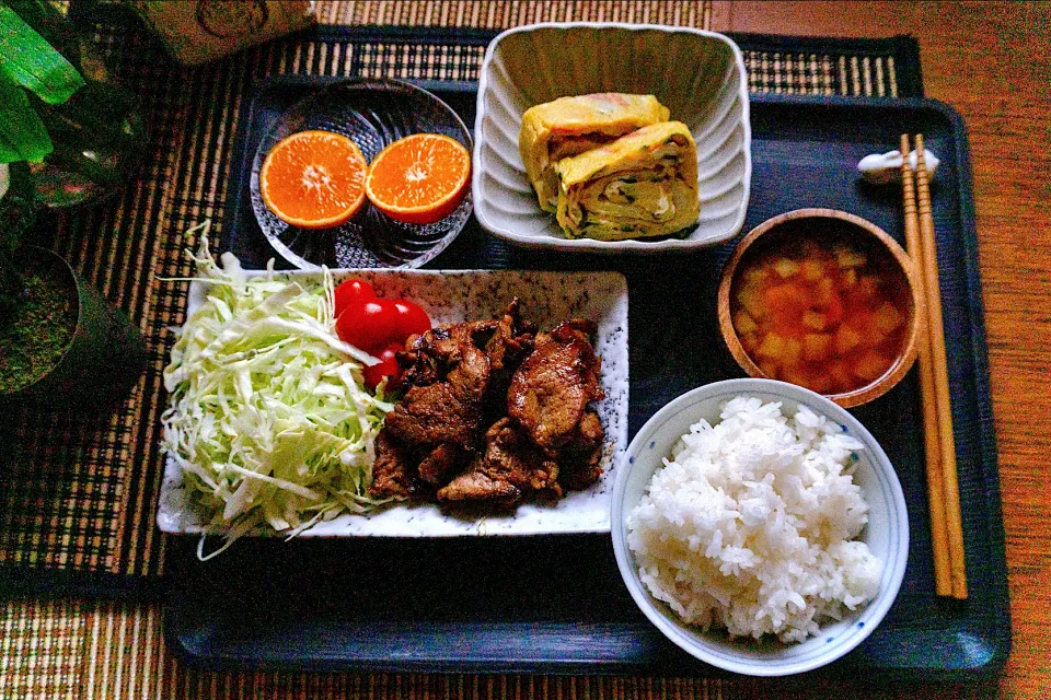 Snapdishの料理写真:Ginger pork, cabbage, omelette with crab stick and Wakame, miso soup with daikon and pumpkin, rice, and mandarin orange|Kompeito_cooksさん