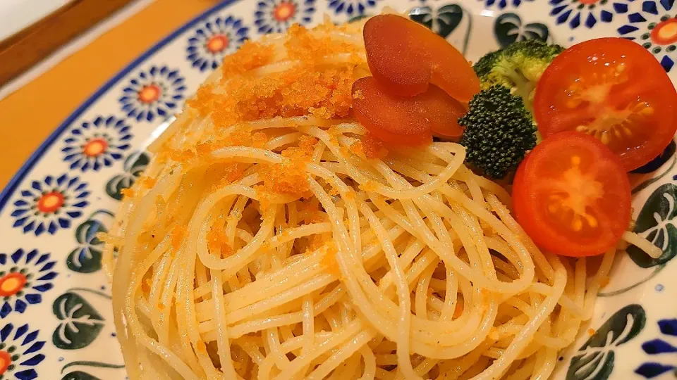 カラスミパスタ
通称 痛風パスタ|ちびめがさん