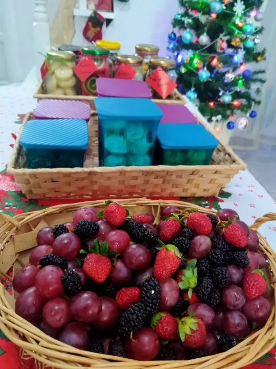 Grape, Strawberry & Mulberry 
 for Christmas|Harlina  (Malaysia)さん