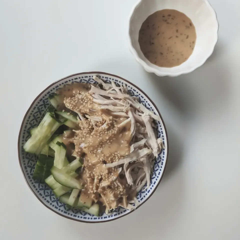 Chicken Cucumber Salad with Japanese Sesame Dressing|ecywrさん