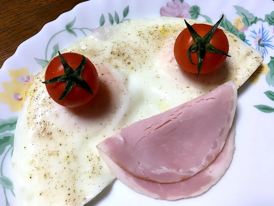 目玉焼き|はっちぃさん