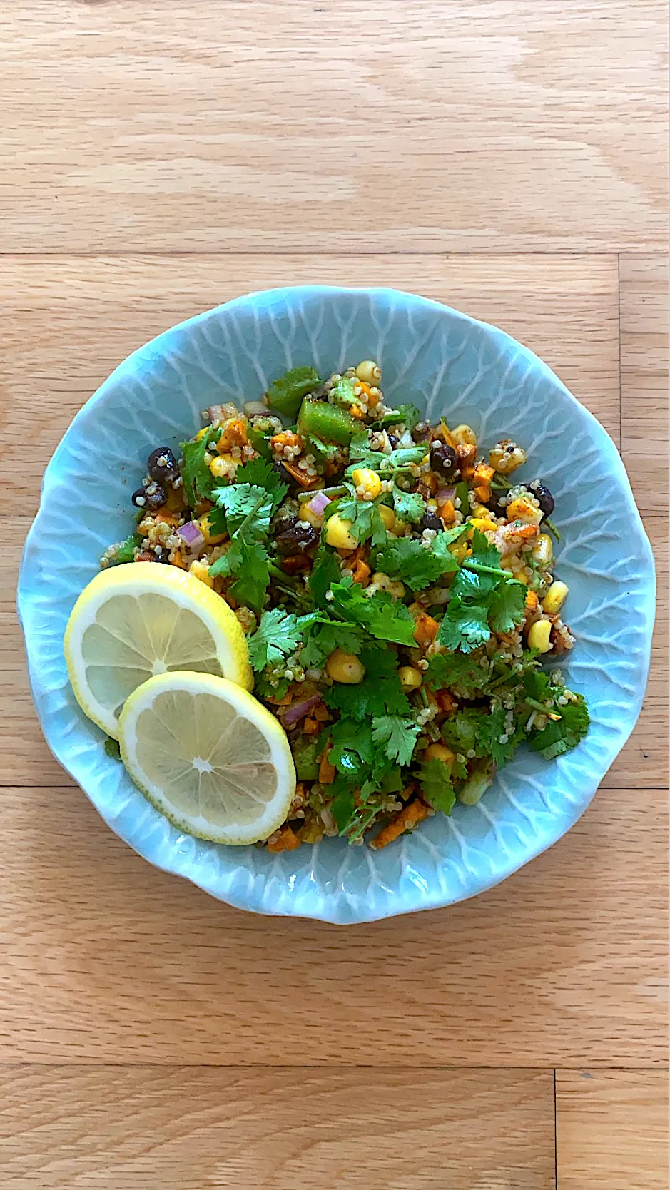 Snapdishの料理写真:Quinoa salad 🥗|Natchy🦋さん