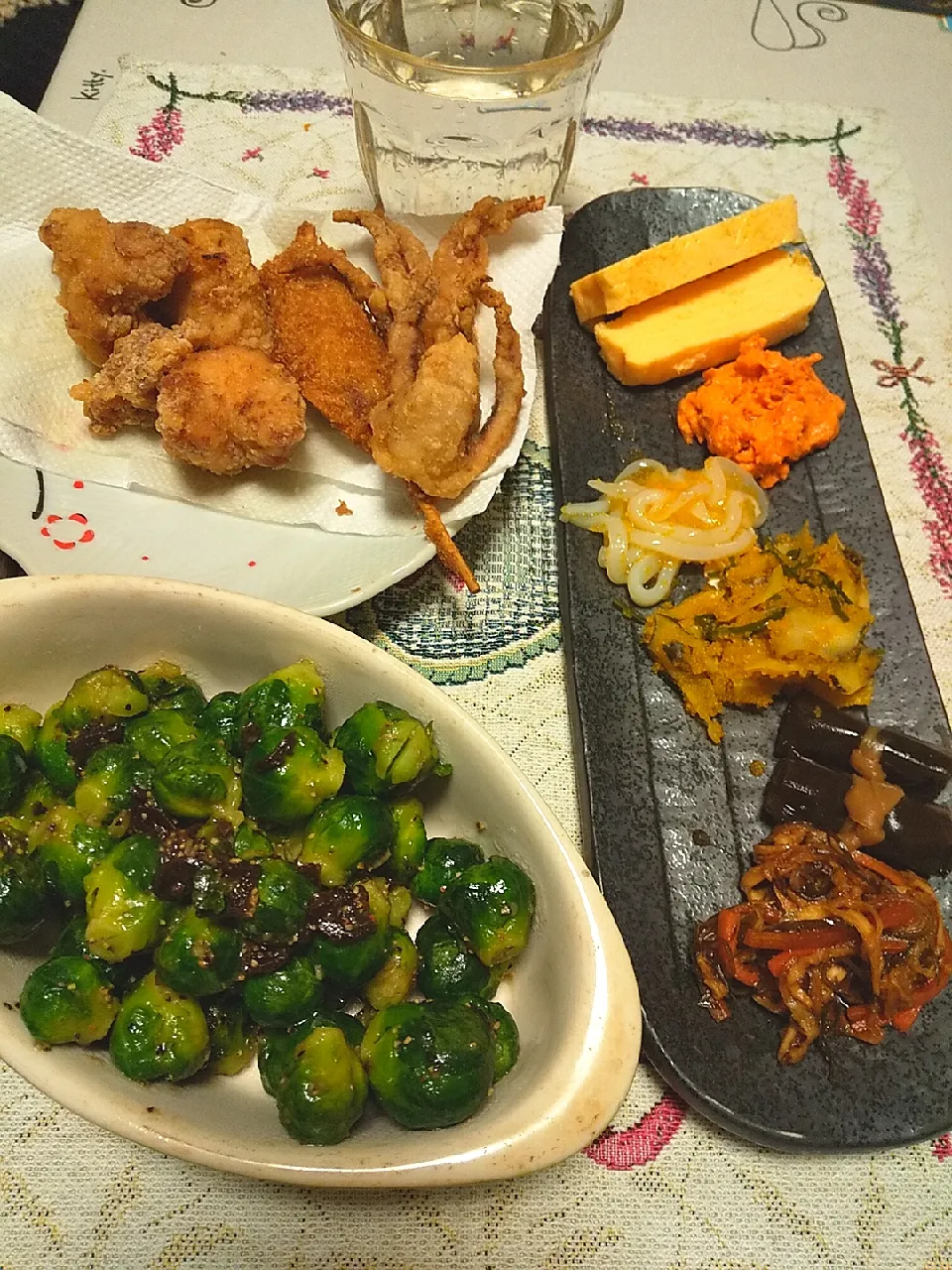 今日の晩御飯
※芽キャベツのガーリック炒め
※オードブルの残りの揚げ物
※お正月の珍味盛り合わせ
※焼酎ハイボール|れあMIXさん