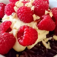 Snapdishの料理写真:chocolate Pasta with Whipped Cream Sauce and Raspberries..Simply delicious 😋|lectiさん