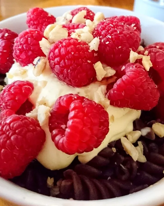 chocolate Pasta with Whipped Cream Sauce and Raspberries..Simply delicious 😋|lectiさん