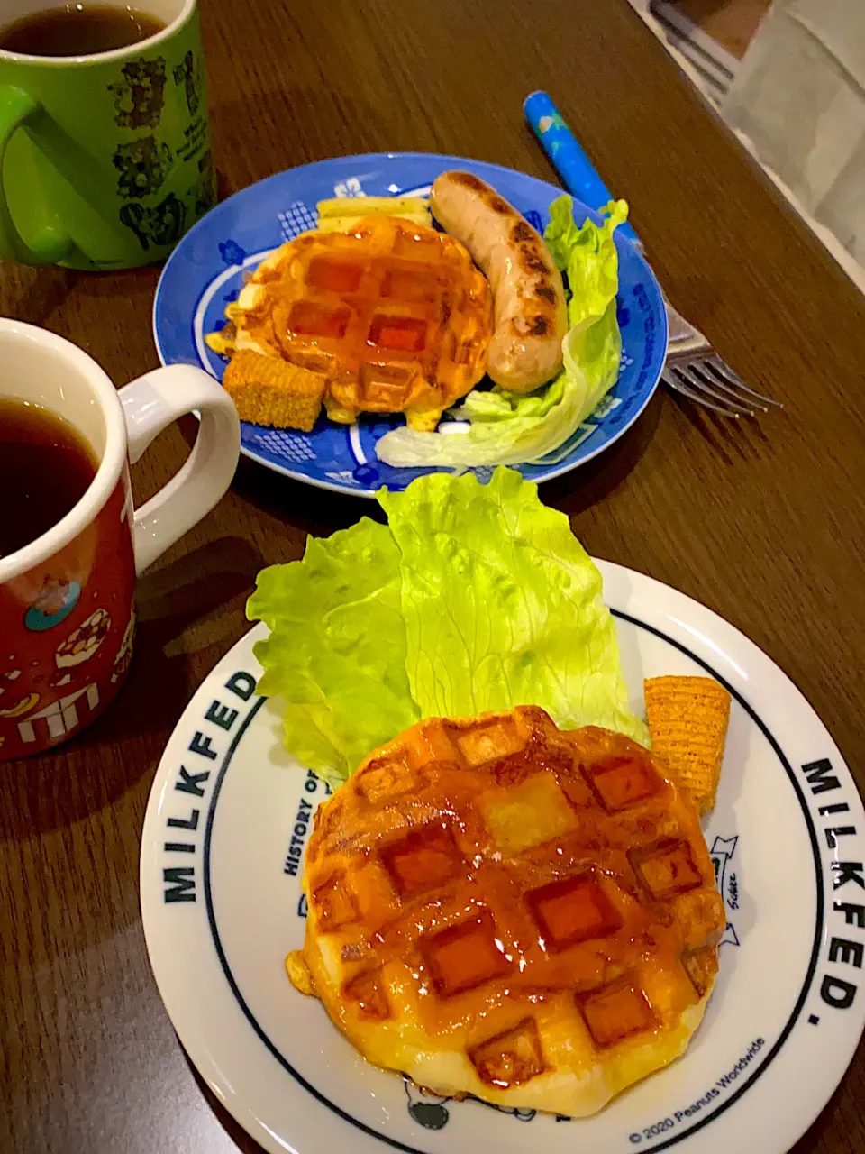 バンズで焼きワッフル🧇　バター＆メープルシロップ　お芋のバウムクーヘンラスク　生ウインナーのロースト　コーヒー☕️|ch＊K*∀o(^^*)♪さん