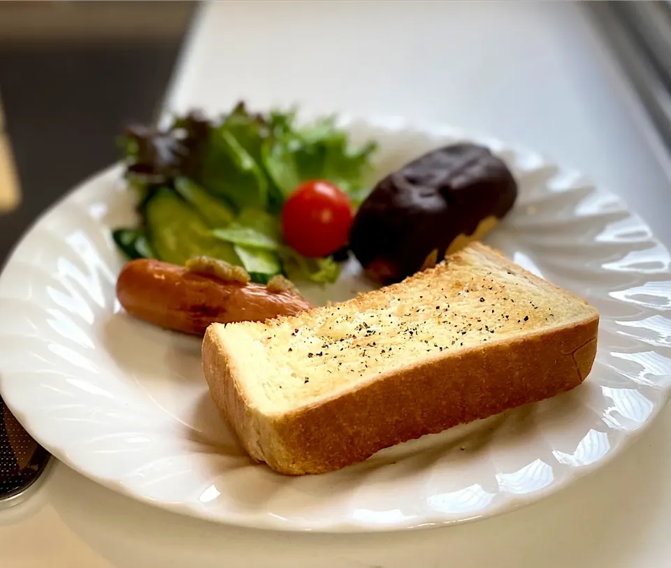 下の娘の朝ごはん|かっちゃん杉さん