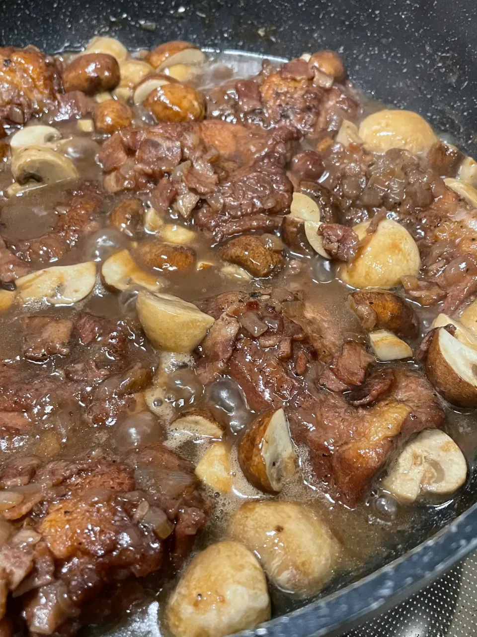 Coq au vin  コック・オーヴァン 仕上げにマッシュルームを入れて完了!!|T’s lanaiさん