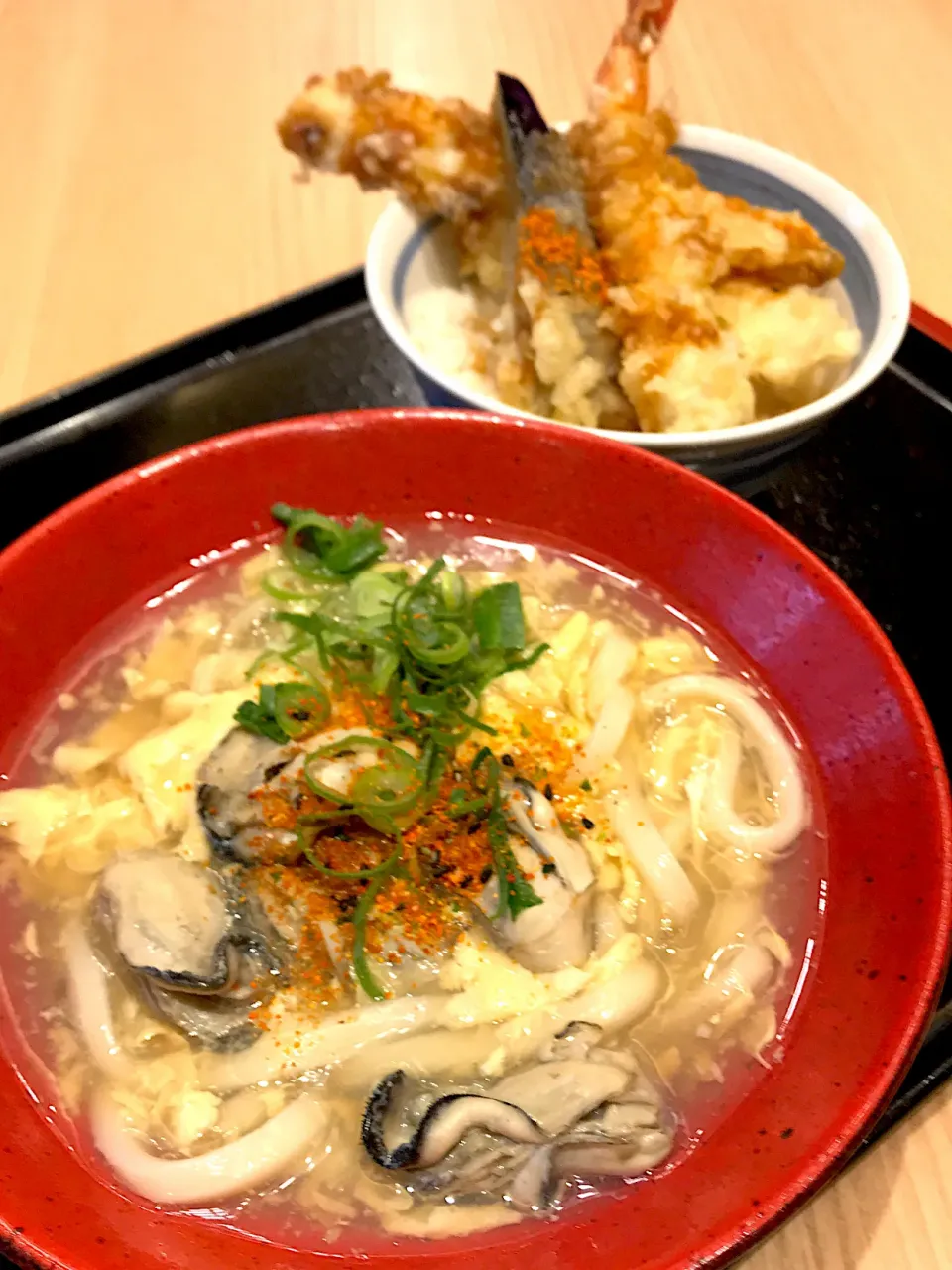 牡蠣の玉子あんかけうどんとミニ天丼セット|ま〜てぃんさん