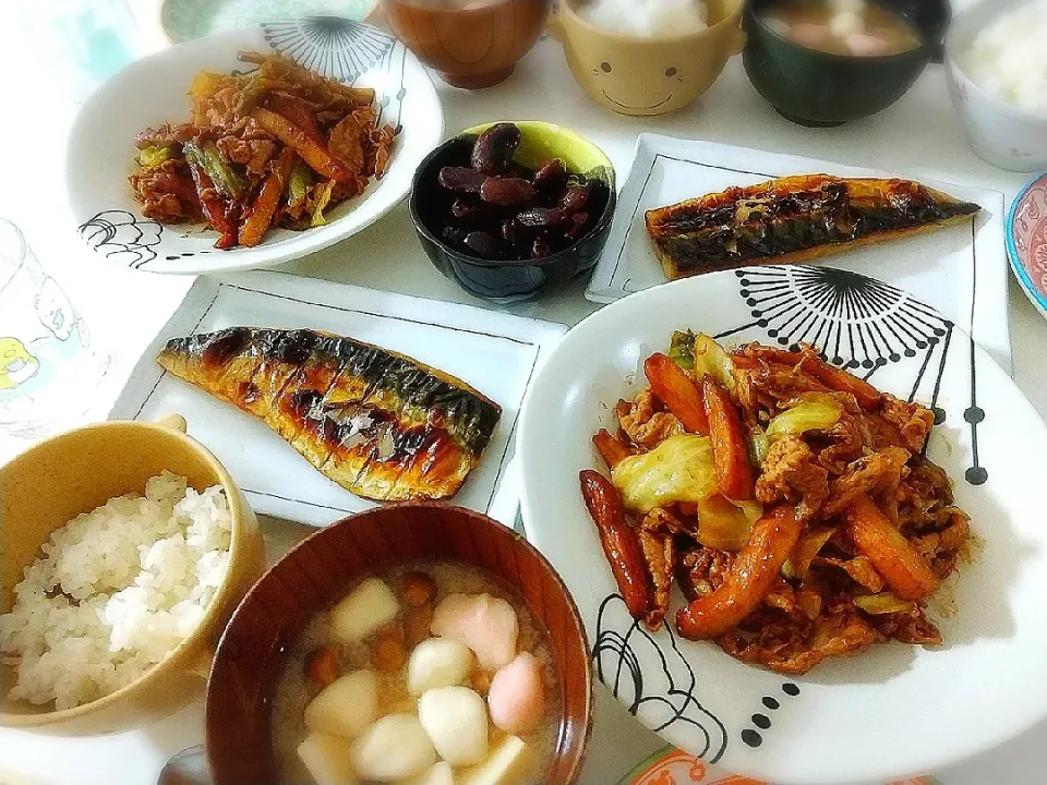 夕食(*^^*)
回鍋肉
塩サバ
茶花豆
お味噌汁(なめこ、豆腐、紅白はんぺん)|プリン☆さん