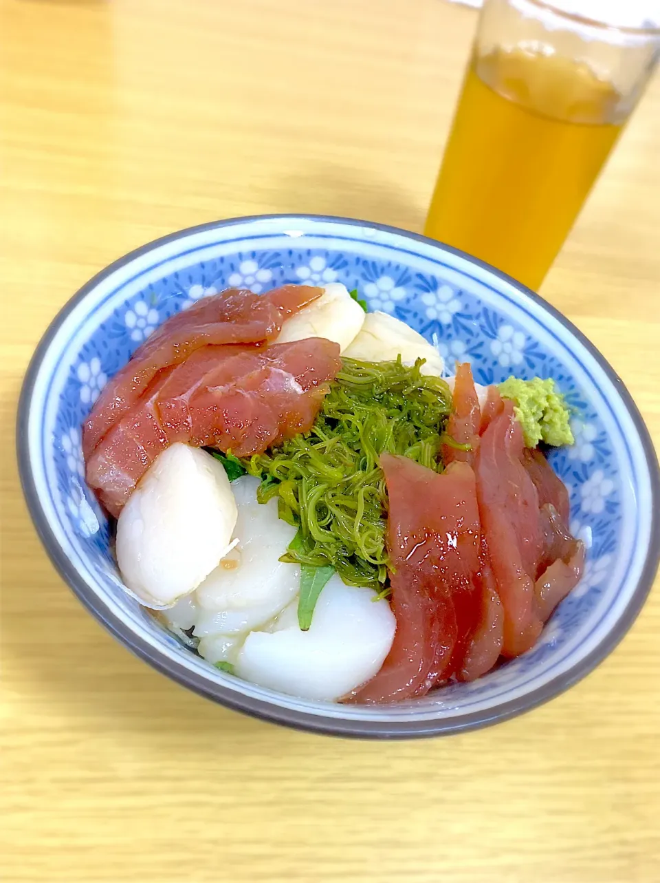 Snapdishの料理写真:まぐろと帆立の海鮮丼|石田尚之さん