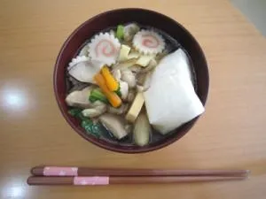 Snapdishの料理写真:ゆかちん0530さんの北海道育ち！しょうゆ味の具だくさんお雑煮 #楽天レシピ|楽天レシピさん