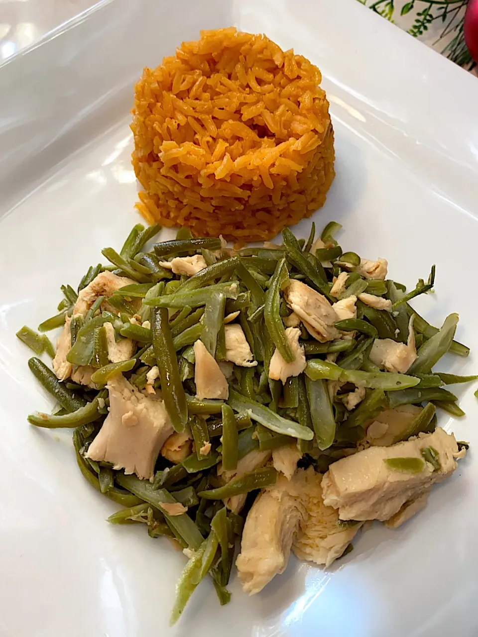 Snapdishの料理写真:Vegan Chikn, Green beans and Rice|veganaさん