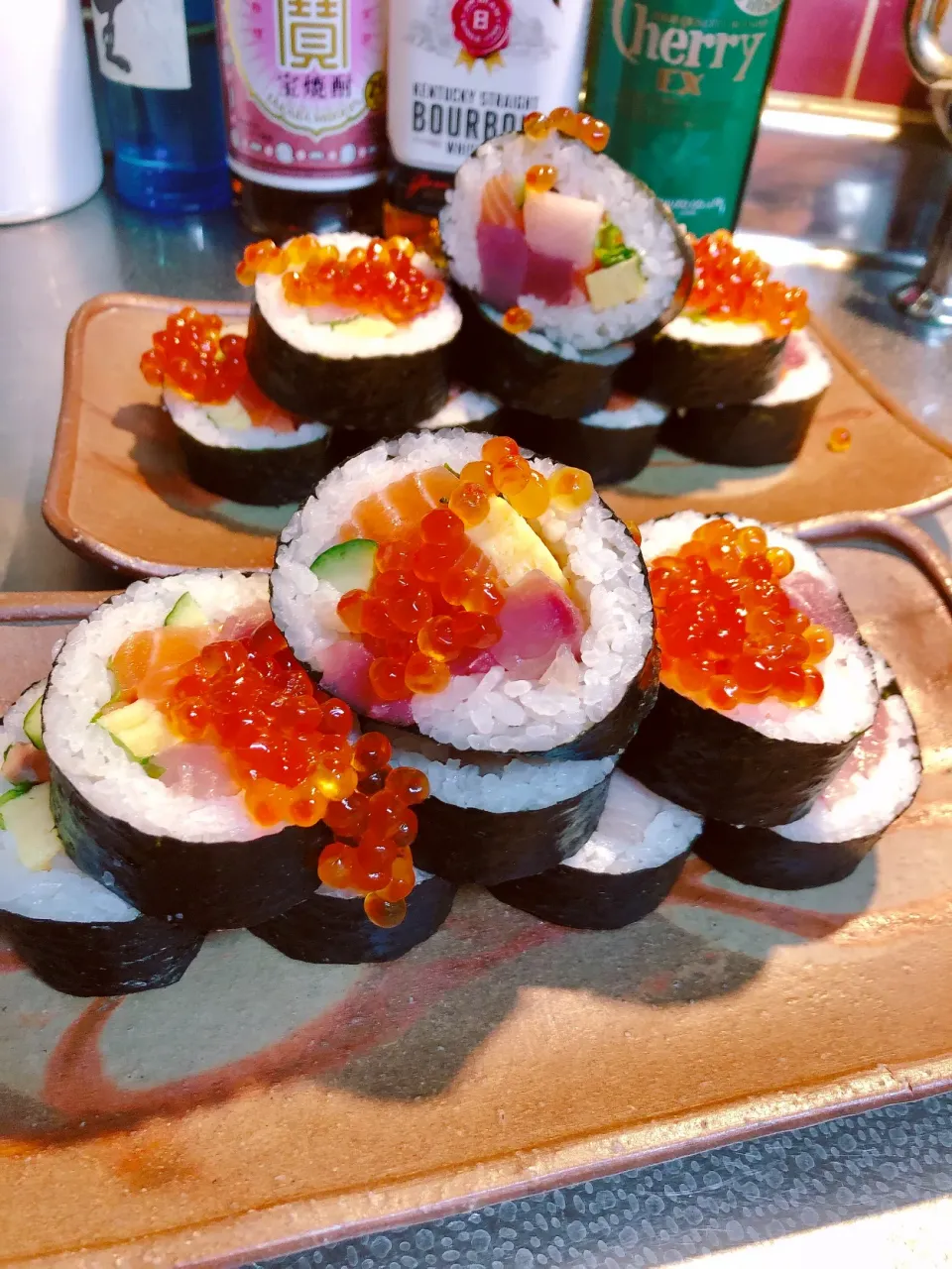 昼ごはんは海鮮巻き❣️イクラものせて豪華に😊永谷園のお吸い物とね！|海斗さん