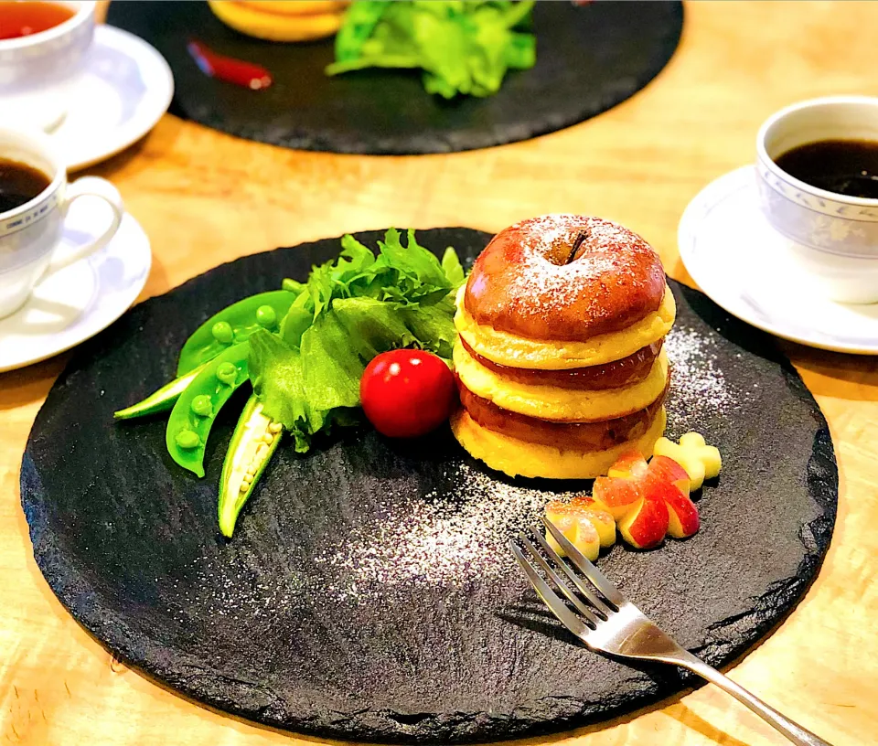 Snapdishの料理写真:パンケーキ 〜林檎のバターソテー添え〜|1480_kojiさん