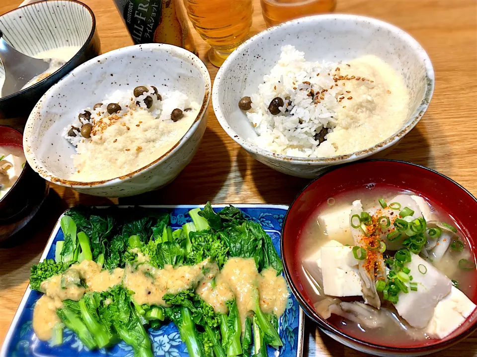 Snapdishの料理写真:山芋トロロ　むかご飯　菜の花の酢味噌　里芋と舞茸の味噌汁|じゅんさんさん