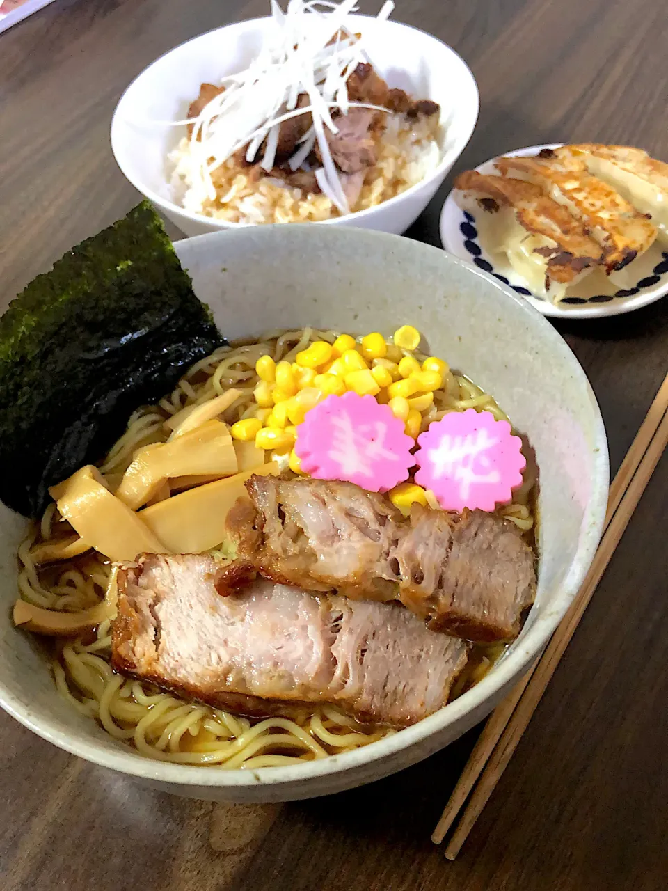 ラーメンと焼豚丼と餃子|chikaさん