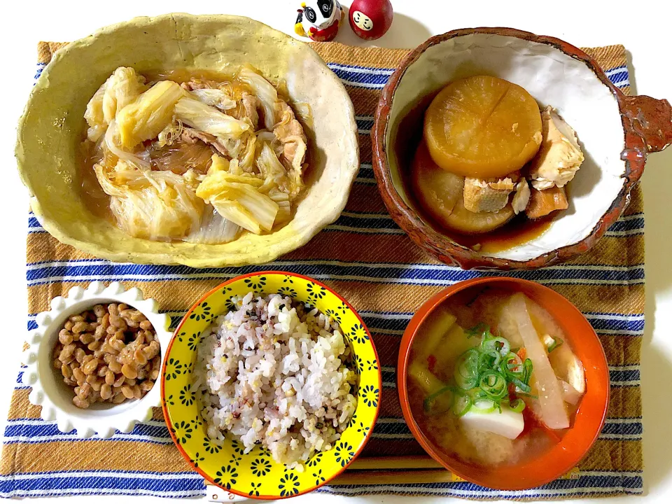 ✳︎ぶり大根✳︎白菜と豚肉と春雨のとろとろ煮✳︎里芋の味噌汁✳︎納豆✳︎雑穀米|syamさん