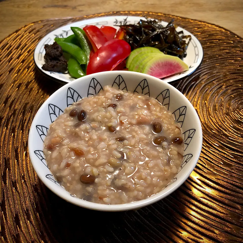 Snapdishの料理写真:#vegan 
黒豆とナッツの玄米粥|makiko_aさん