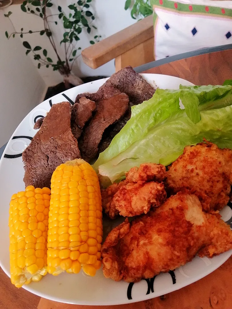 Snapdishの料理写真:Homemade Crispy chicken and steak|Christelle S. Karamさん