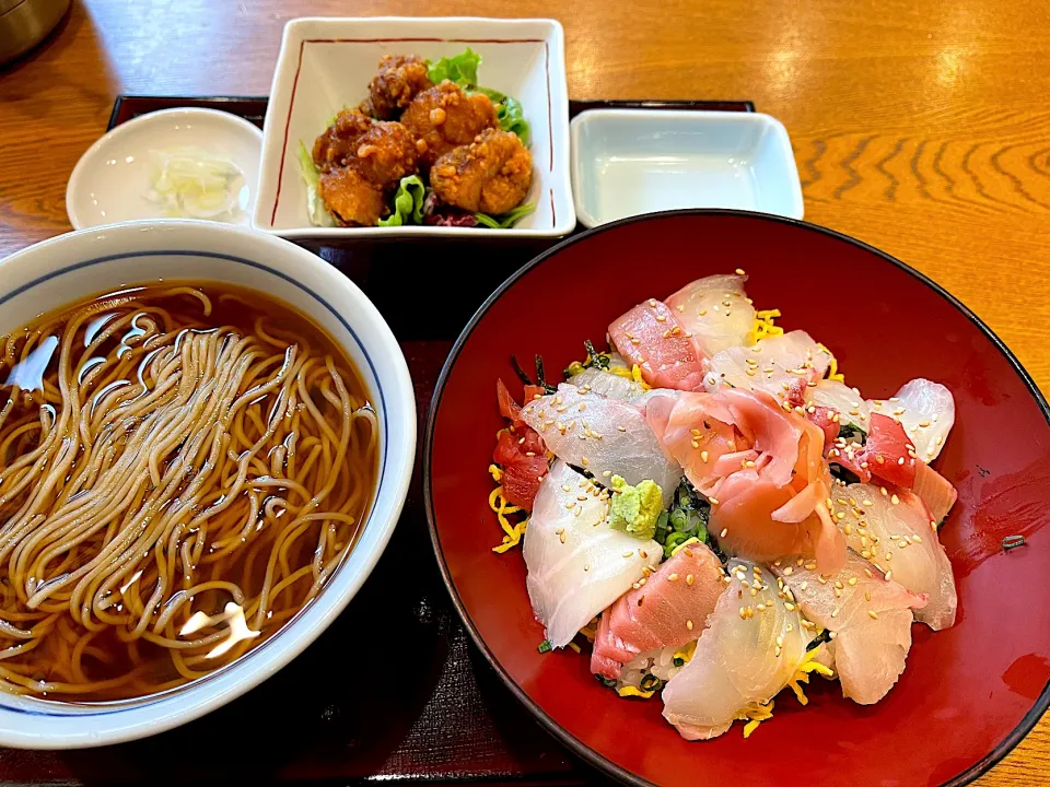 海鮮丼　蕎麦セット　唐揚げ付き|マハロ菊池さん