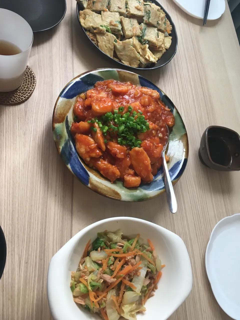 Snapdishの料理写真:オートミールチヂミとエビチリと白菜の醤油ごま和え|にゃふてんさん