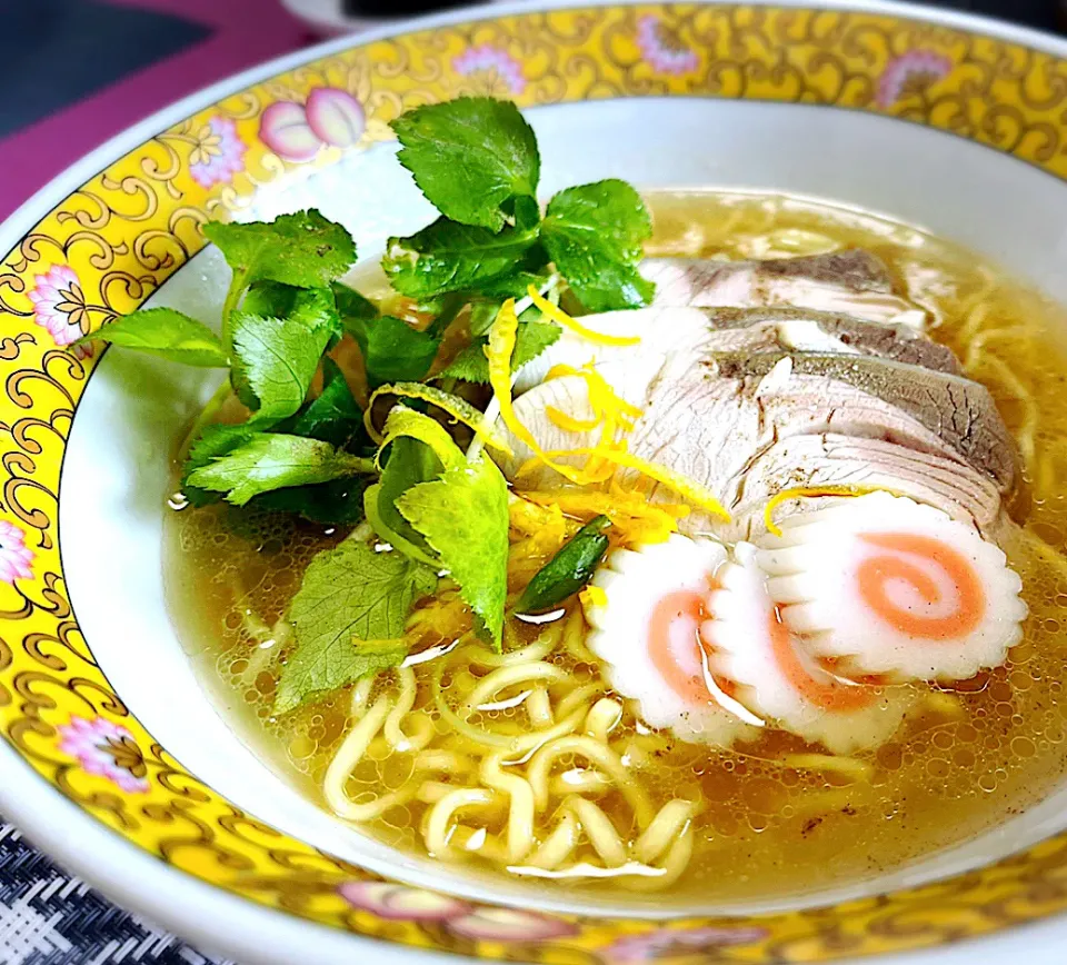 Snapdishの料理写真:ブリ塩ラーメン (๑˃̵ᴗ˂̵)و|bamazooさん