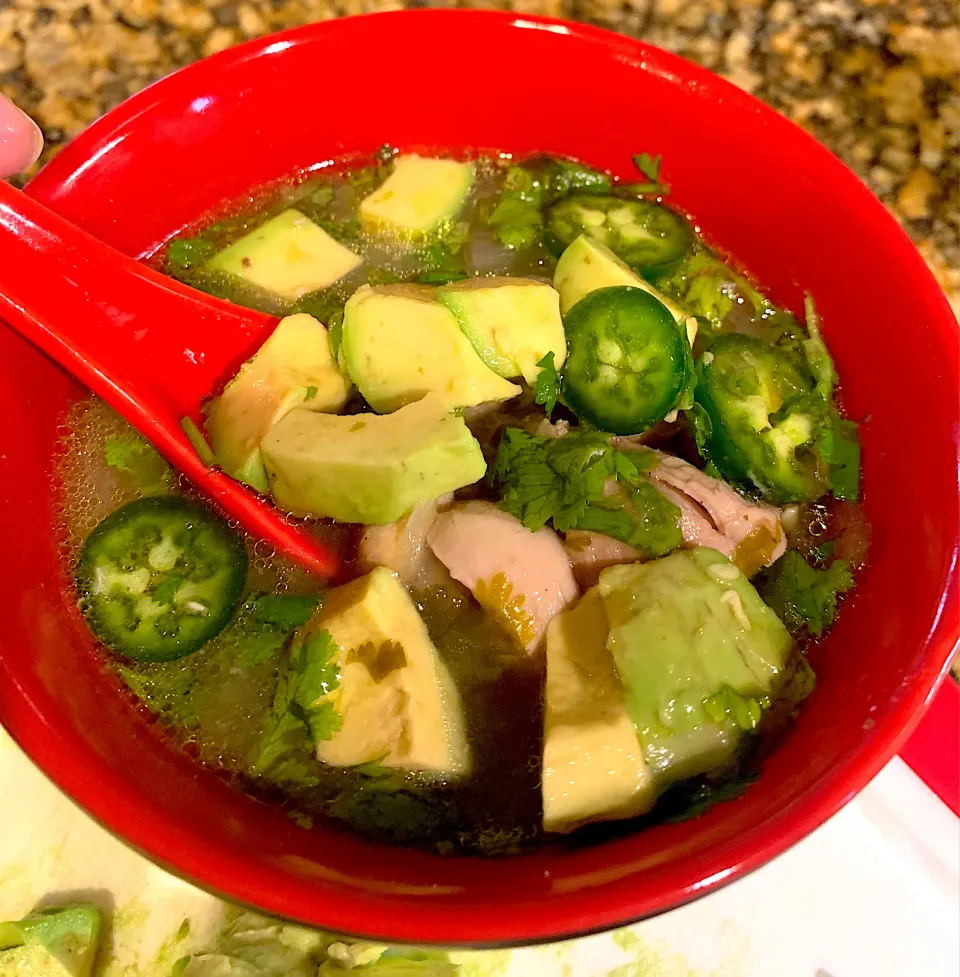 Spicy Lime Chicken Soup 🍲 topped with cilantro 🌱and avocado 🥑|Alma's Home Kitchenさん