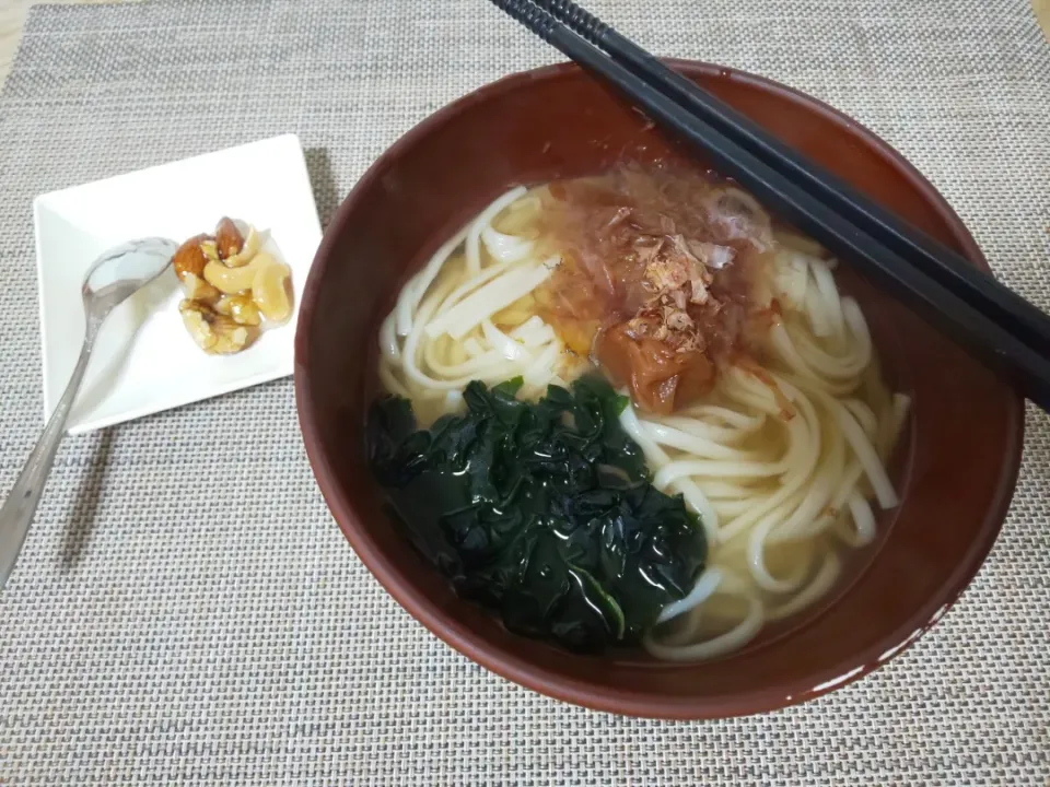 梅干しとわかめと鰹節のうどん
ミックスナッツ蜂蜜和え|あぎふぁんさん