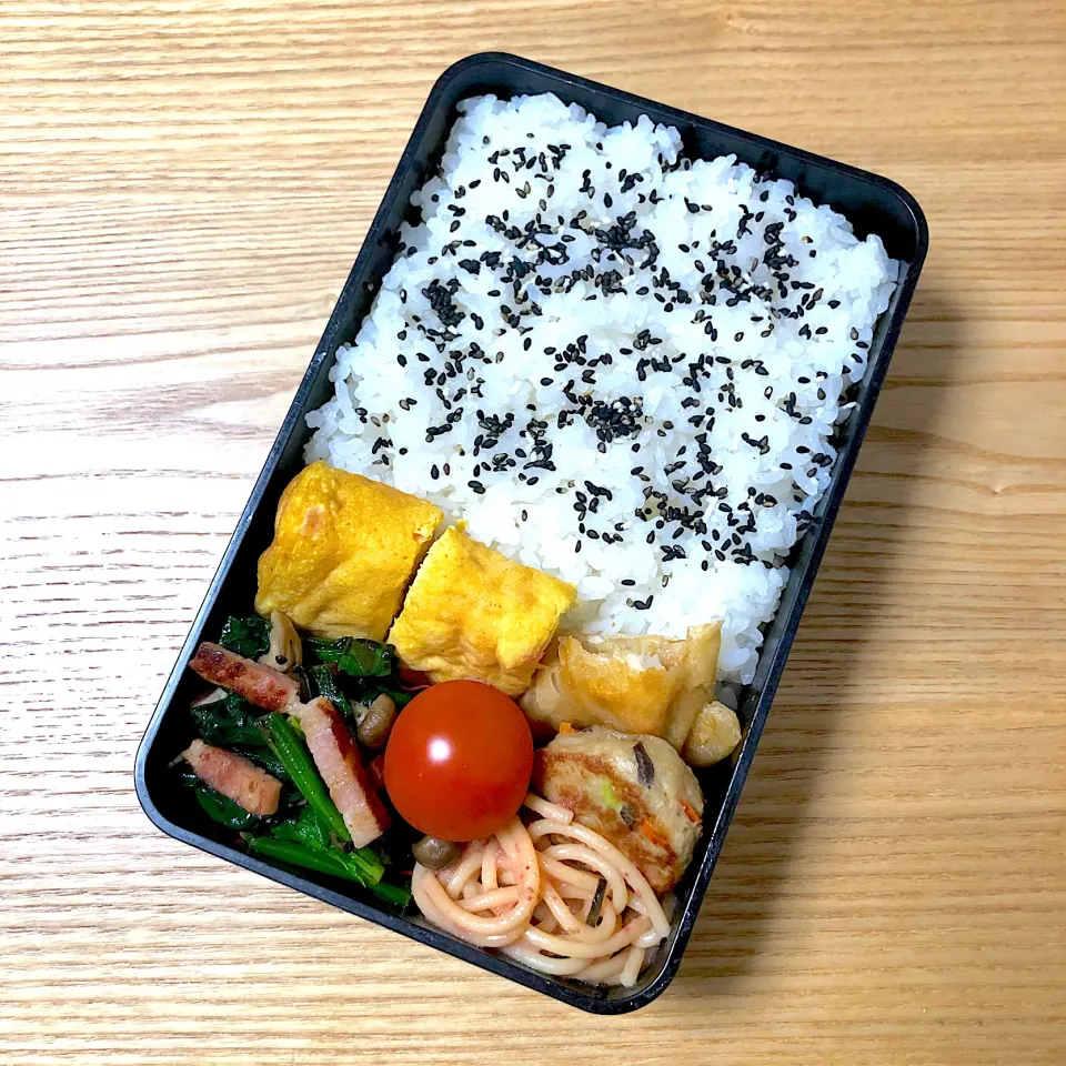 Snapdishの料理写真:木曜日の旦那さんのお弁当🍙|むさけんさん