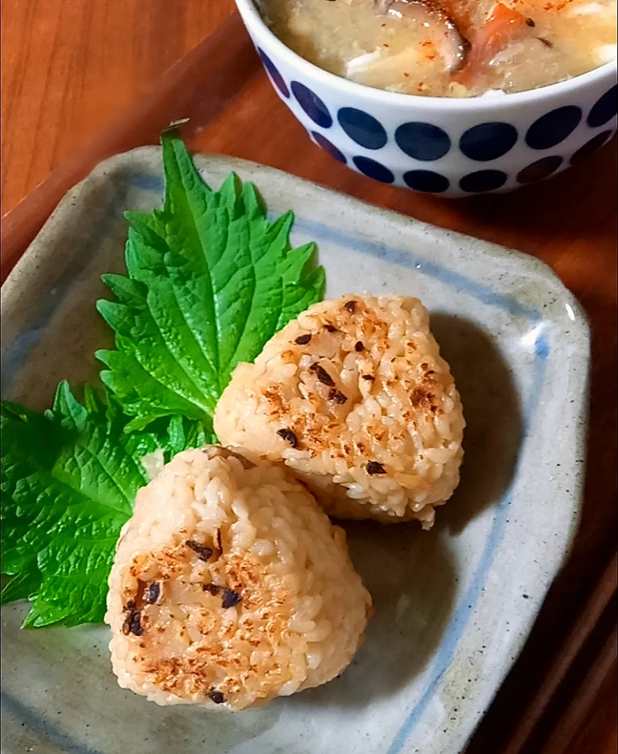 ｸﾘﾁいぶりがっこの焼きおにぎり|まりおさん