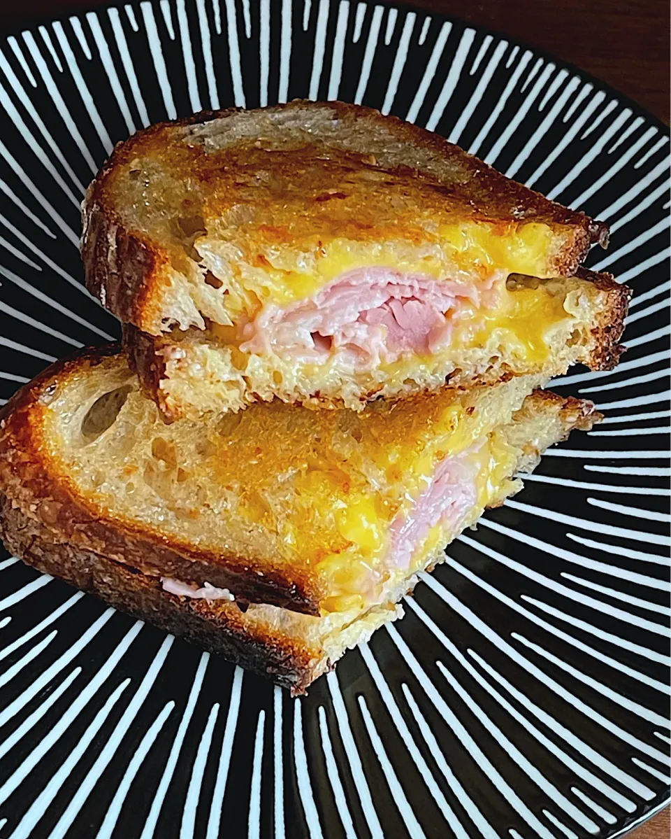 Ham and cheese sourdough toast|12Dragonさん