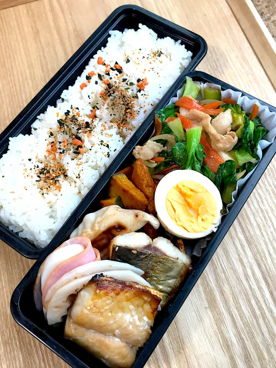 塩アジと肉野菜炒め弁当|二キィさん