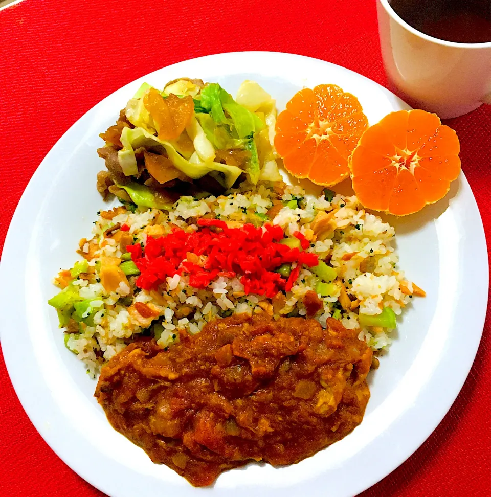 薬膳スパイスチーズチキンカレー🧀🍛&鮭とブロッコリーのチャーハン🥦豚肉キャベツりんごジャム🍎ソテー😋❤️カレー生活159日目💖|HAMI69さん