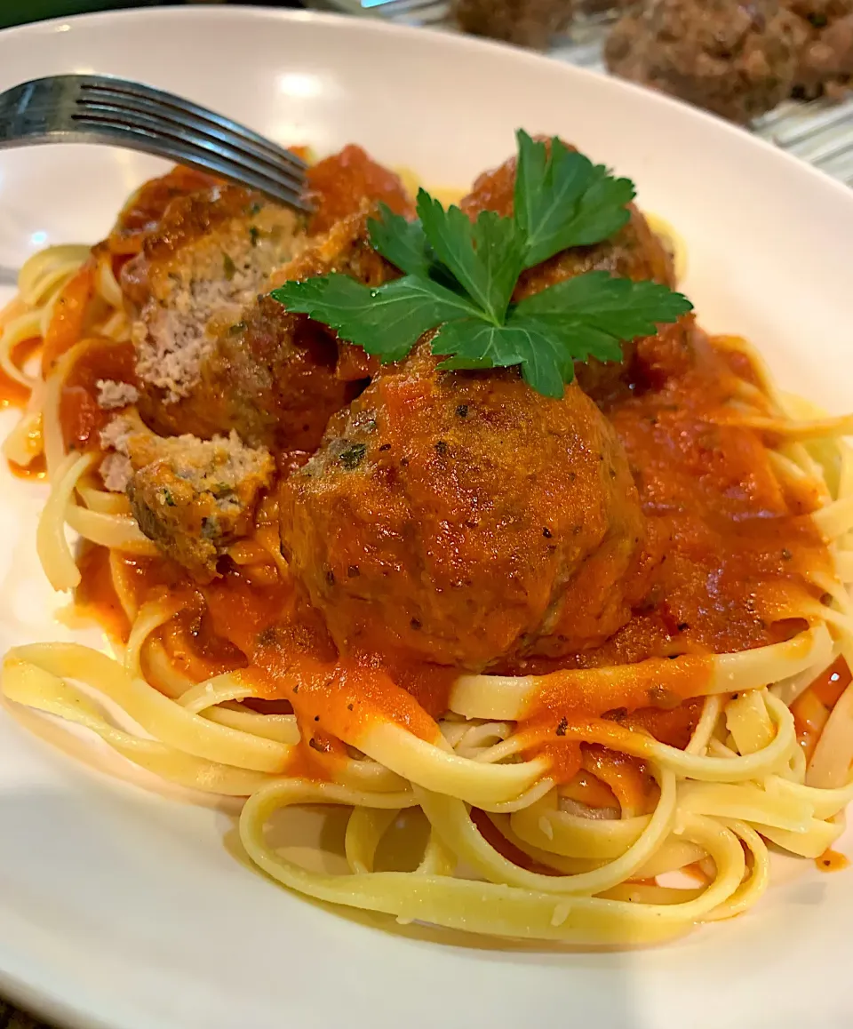 Keto Italian Meatballs (served with your favorite noodles or zucchini noodles) for healthier version.|Alma's Home Kitchenさん