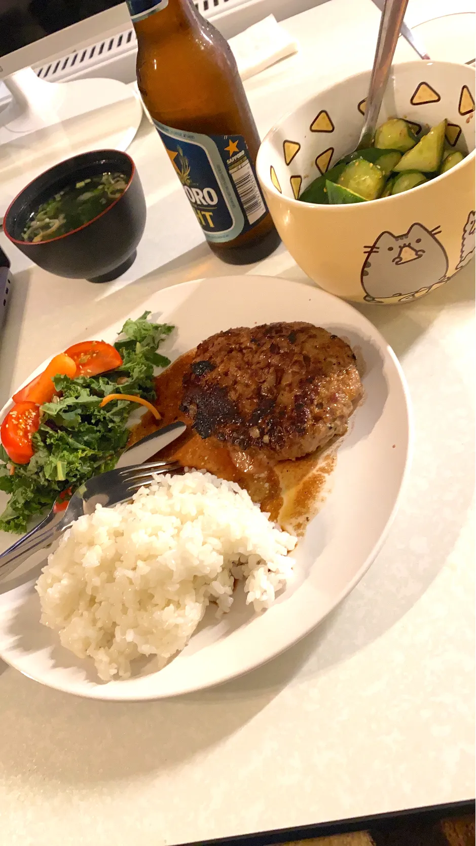 Snapdishの料理写真:チーズイン黒豚ハンバーグ🍴|にゃんこさん