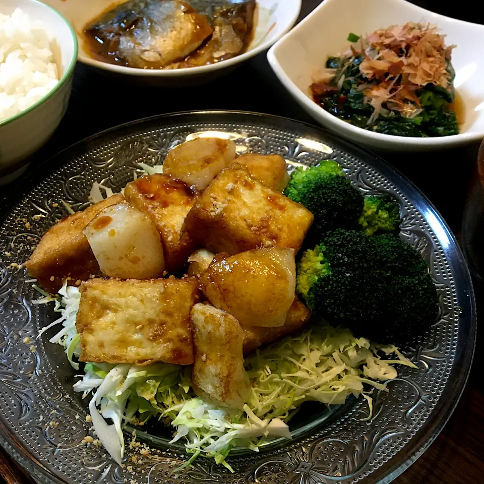 厚揚げと揚げ餅の甘辛だれの晩ご飯|mikaさん