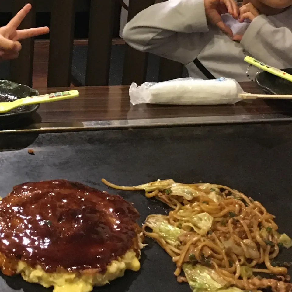 Snapdishの料理写真:5歳カップルお好み焼きデート|yoshimiさん